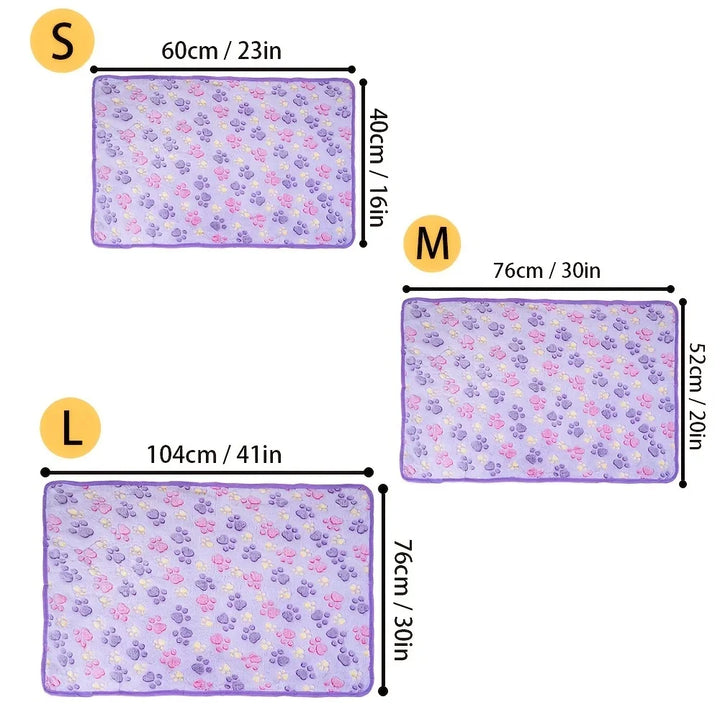 Cozy Paw Print Fleece Blanket for Pets - Warm and Soft