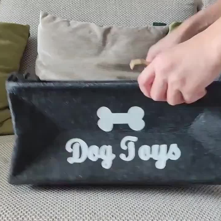 A Felt Pet Toy Box, a Dog Toy Container, a Storage Basket Organizer for Tidying Up Pet Toys, Blankets, Leashes, And Food, Without Battery